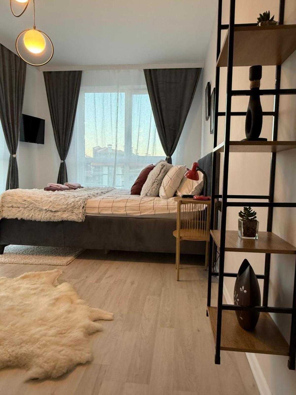 The Tower - Lovely @ Royal Towers Apartment